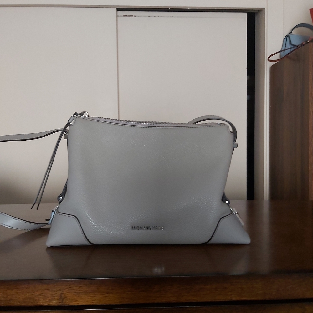 Michael kors crossbody